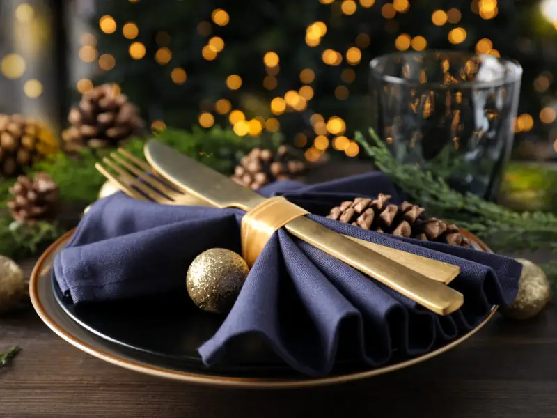 Transformarea mesei de Crăciun într-un spectacol vizual: 5 sugestii pentru un decor elegant