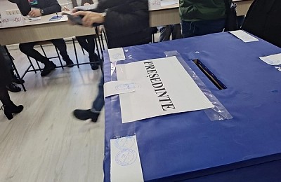 Infrastructura electorală a României sub presiune digitală: între ingerințe străine și criza de legitimitate a statului