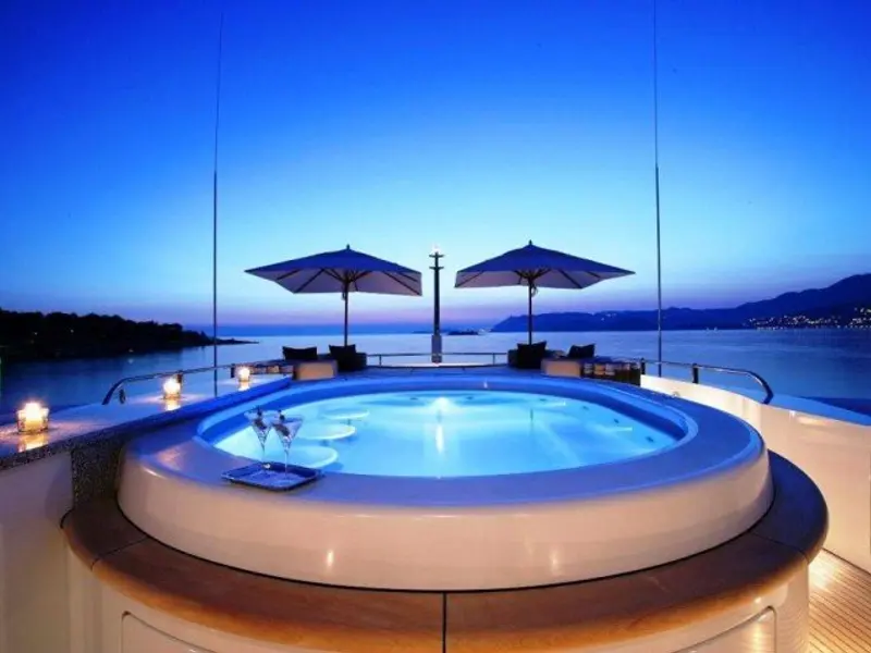 15 modele moderne si spectaculoase de jacuzzi exterior