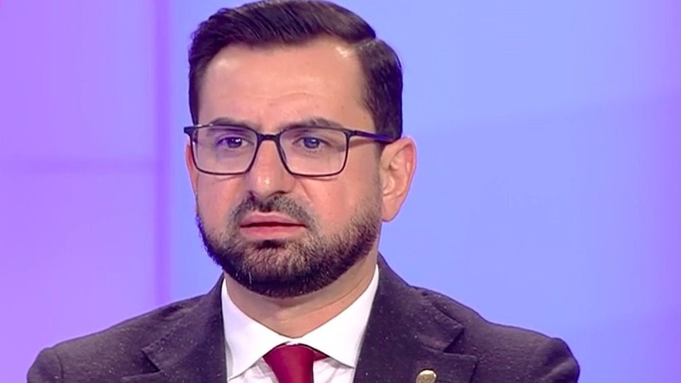 Planul care lasă ulițele fără asfalt și satele fără apă: Adrian Chesnoiu trage semnalul de alarmă privind miliardele care ne-ar putea fi tăiate