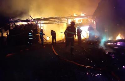 Incendiu, noaptea trecută, în localitatea Morlaca, comuna Poieni, județul Cluj