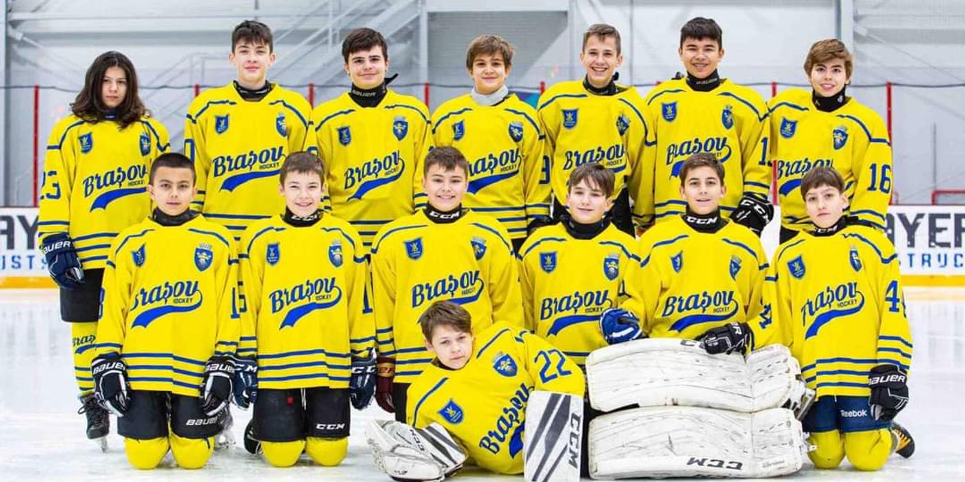 România este prezentă la cea mai mare competiție de hochei pentru copii din lume. Tinerii sportivi au doar sprijin privat