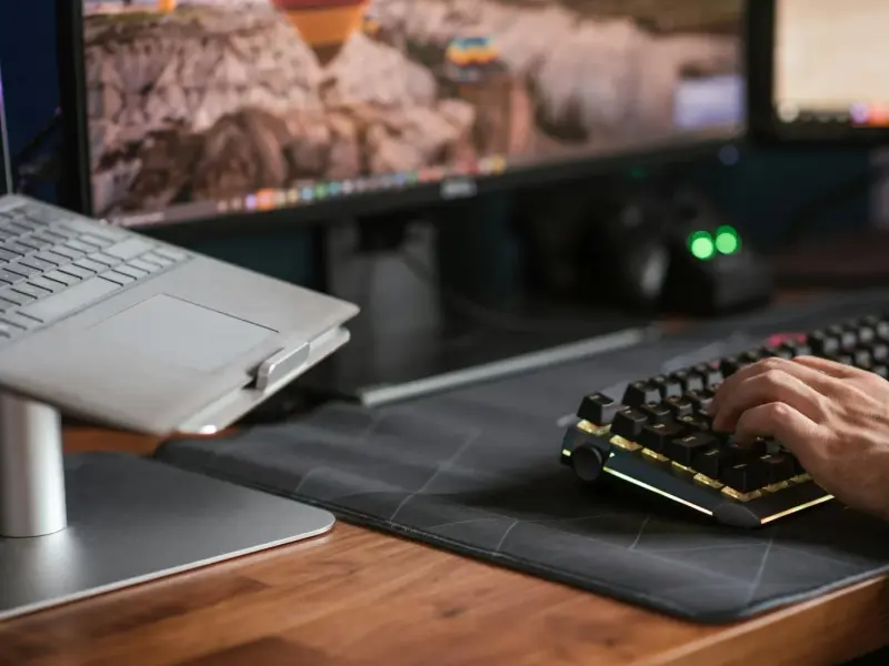 Cum să-ți alegi un birou smart pentru acasă