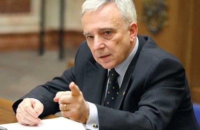 Isărescu crede că educația financiară este o prioritate în contextul global actual