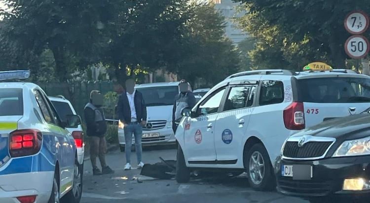 Accident rutier, în această dimineață, la intersecția dintre strada Ovidiu și strada Iris