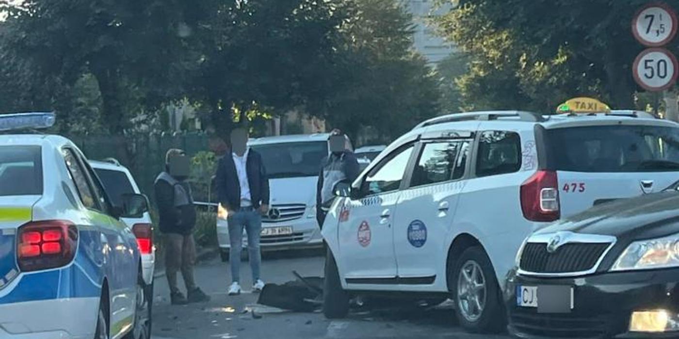 Accident rutier, în această dimineață, la intersecția dintre strada Ovidiu și strada Iris