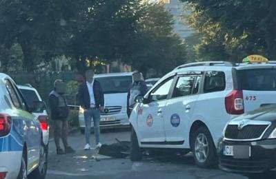 Accident rutier, în această dimineață, la intersecția dintre strada Ovidiu și strada Iris
