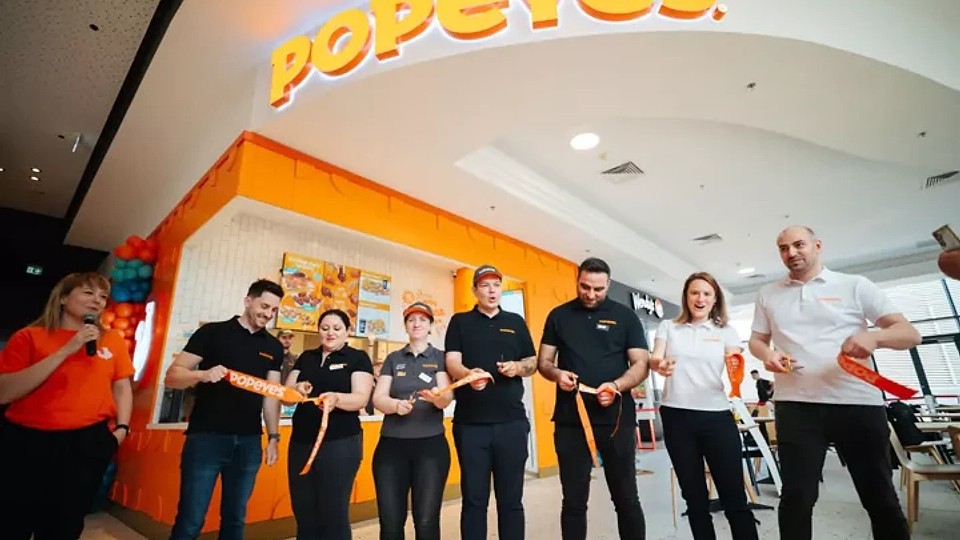 Un alt brand internațional din zona fast-food a deschis în Mega Mall București