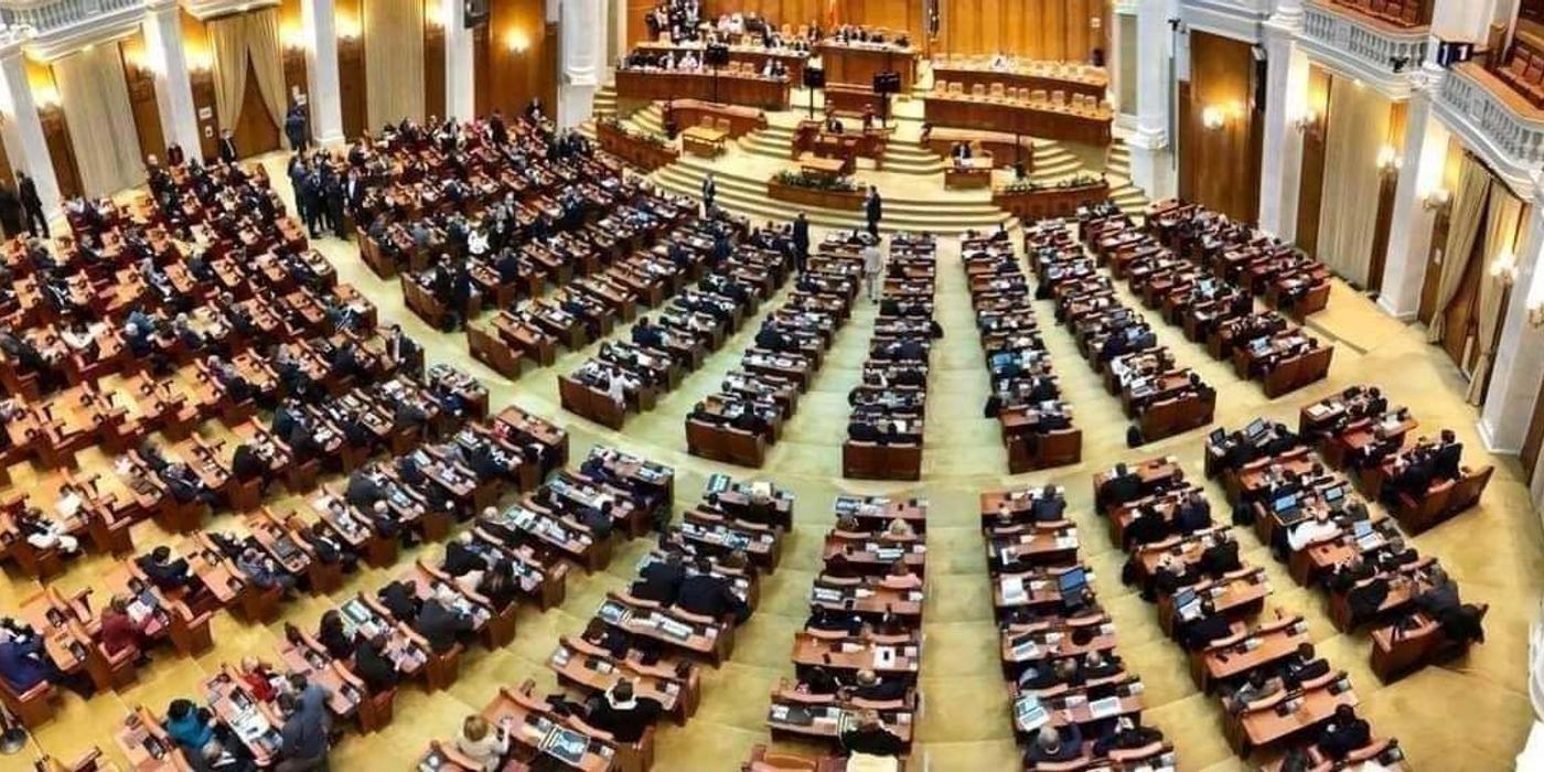 Amendamentele la proiectele privind legea bugetului pe 2024 şi legea bugetului asigurărilor sociale, depuse până duminică / Comisiile buget-finanţe emit, marţi, rapoartele, iar votul final are loc, miercuri, în plenul reunit