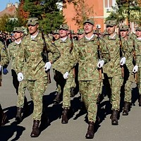 Se fac recrutări în Armată. Unde se vor antrena noii recruți și câți bani vor primi pe lună