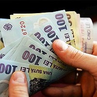 INS: Câştigul salarial mediu net a crescut uşor