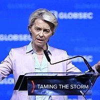 Comisia Europeană nu renunță la ideea independenței de SUA în domeniul securității. Replică dată secretarului general al NATO