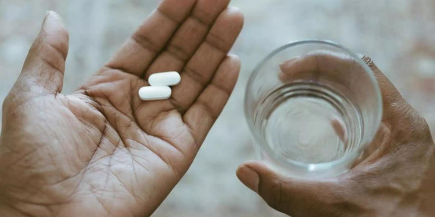 Pastila care ne distruge ficatul: toți românii o folosesc ca remediu pentru aproape orice. Medic, avertisment extrem: S-au făcut multe transplanturi