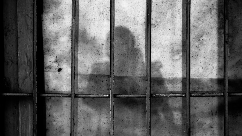 Doi transsexuali s-au încăierat și s-au înjunghiat în Penitenciarul Jilava, din gelozie pentru un deținut