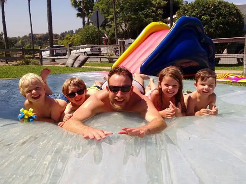 Cum sa iti faci o saltea cu apa pentru gradina