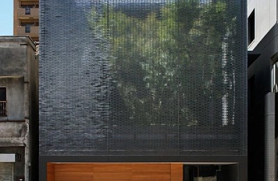 Casa de Sticlă: Oază de lumină și intimitate – Arhitectura inovatoare cu cărămizi de sticlă