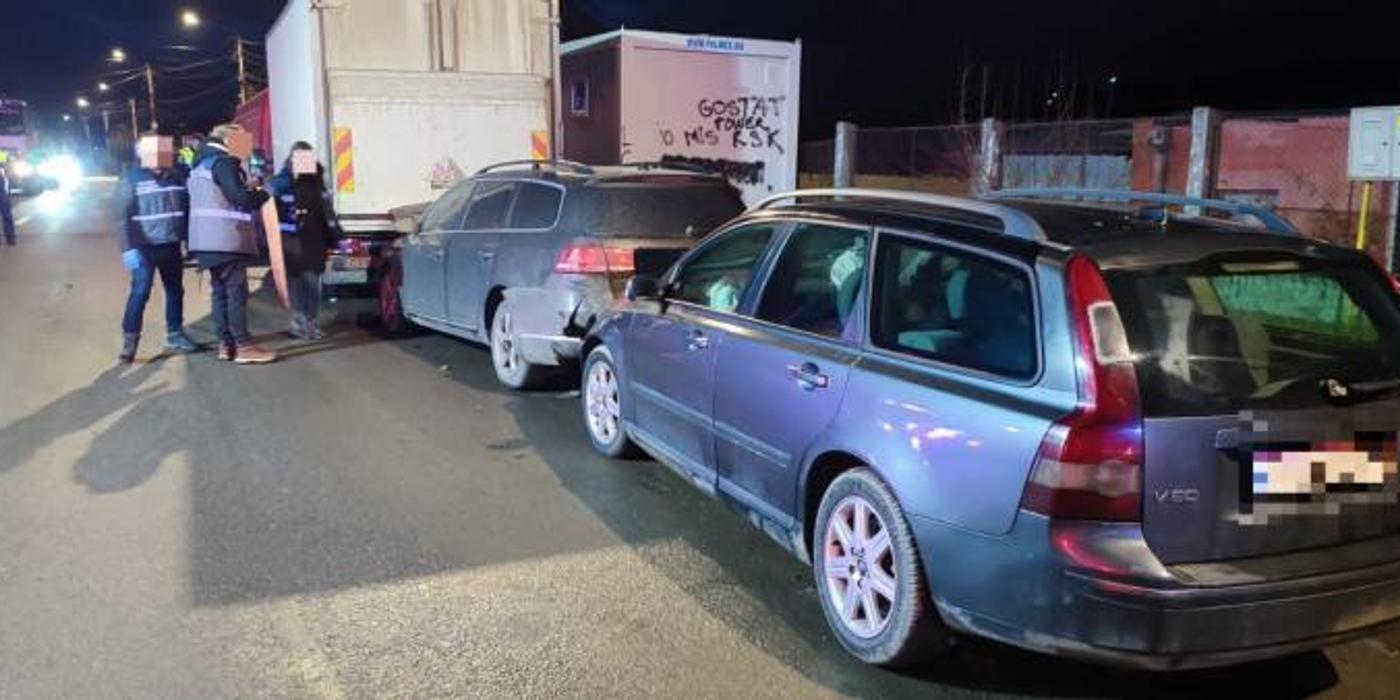 Un accident cu trei autoturisme s-a produs, miercuri seara, pe strada Oașului din Cluj-Napoca