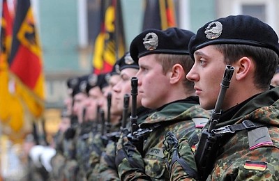 Germania testează reacția adolescenților la ideea războiului. Chestionar național, cu răspuns obligatoriu pentru băieți