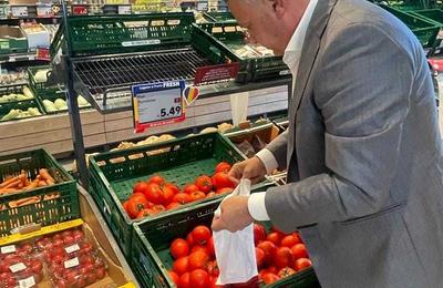 Ministrul Agriculturii: Ordonanţa privind stoparea creşterii preţurilor pentru alimentele de bază se dovedeşte o măsură eficientă, pe care o vom prelungi/ Lista produselor alimentare cu adaos comercial limitat poate fi extinsă