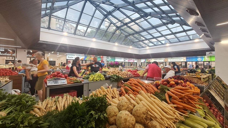 Zeci de spații comerciale din piețele din Sectorul 6, disponibile spre închiriere. Prețurile pornesc de la 11,30 euro/mp