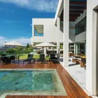 Cum sa iti intretii piscina in cativa pasi simplii