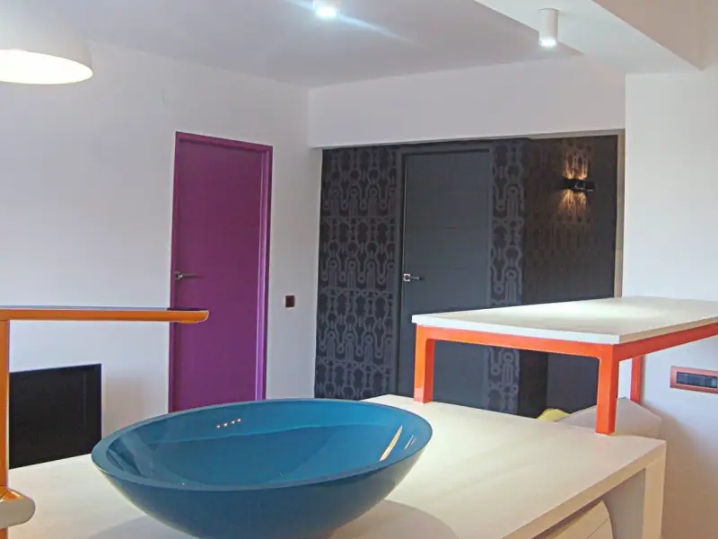 Apartament in Cluj: Minimalism in culori fresh