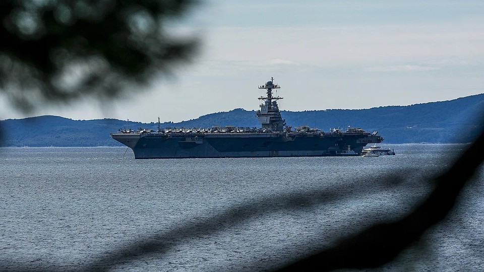 Mișcarea făcută de USS Gerald Ford, cel mai mare și mai scump portavion din lume, după escala forțată din Europa