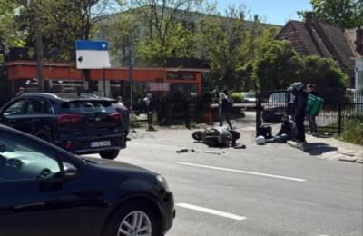 Accident pe strada Republicii din Cluj-Napoca: Un livrator pe scuter a fost lovit