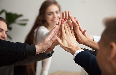 Beneficiile activităților de team building pentru echipele corporate