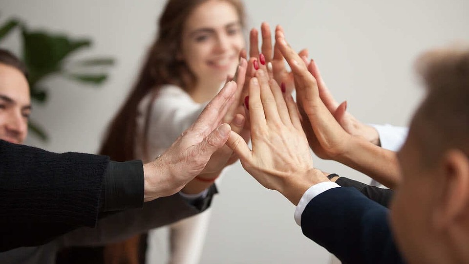 Beneficiile activităților de team building pentru echipele corporate