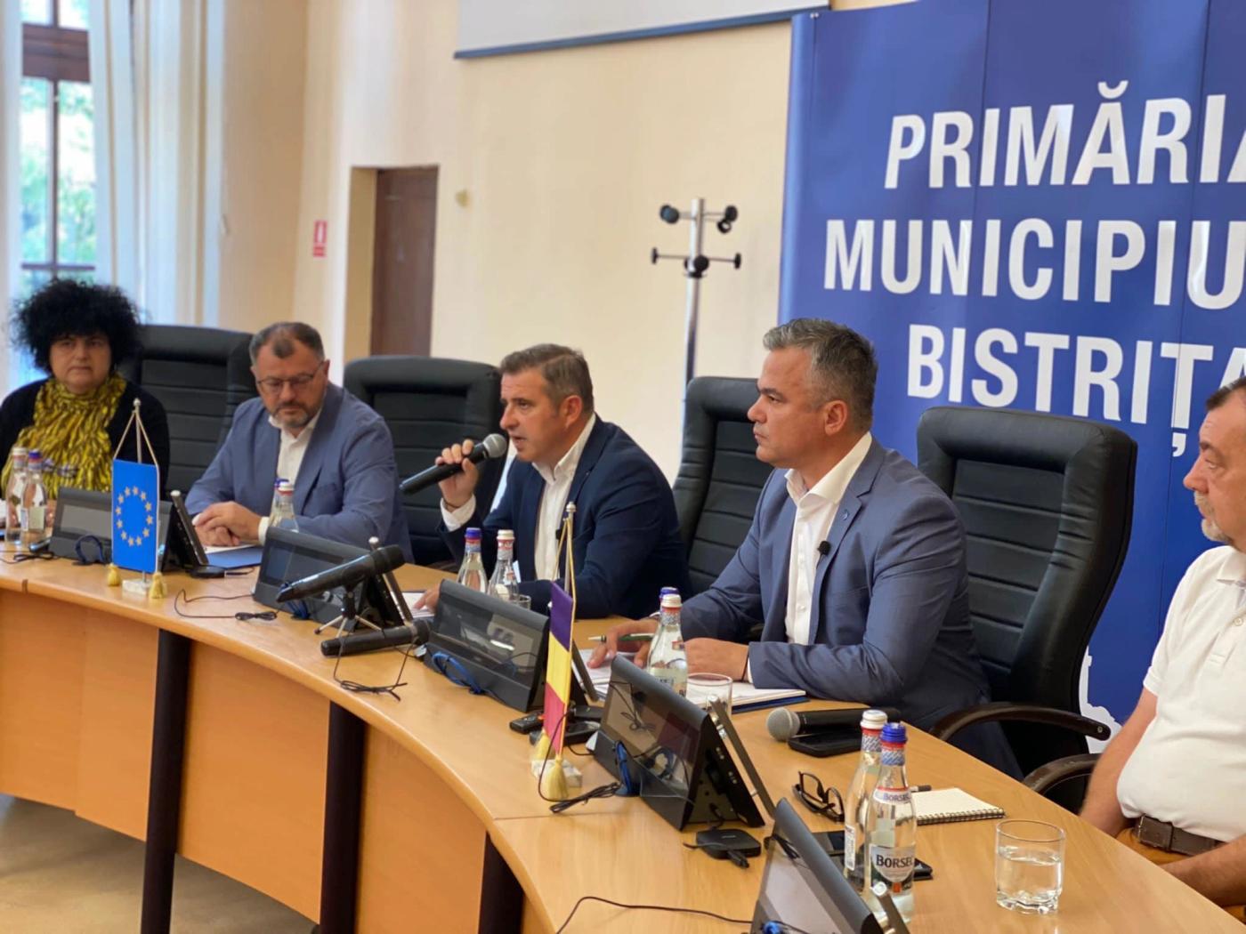 Daniel Suciu: Este nu doar contraproductiv, dar şi inelegant ca ministrul Dezvoltării şi Administraţiei Publice al tuturor primarilor şi comunităţilor să vină într-un judeţ şi să evite să se întâlnească cu cei 42 de primari ai PSD / Este infantil