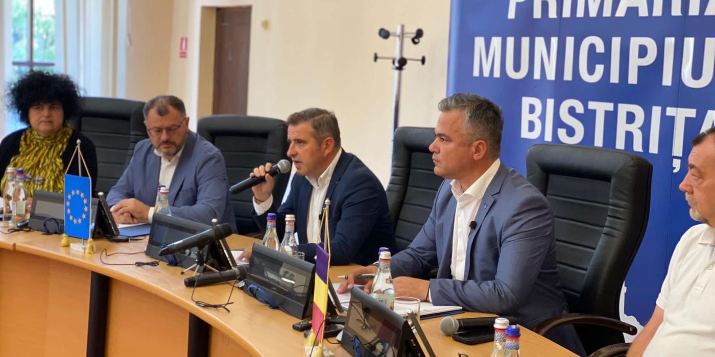 Daniel Suciu: Este nu doar contraproductiv, dar şi inelegant ca ministrul Dezvoltării şi Administraţiei Publice al tuturor primarilor şi comunităţilor să vină într-un judeţ şi să evite să se întâlnească cu cei 42 de primari ai PSD / Este infantil