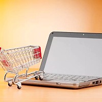 8 din 10 români sunt mai atenți la preț în acest an când fac cumpărături online