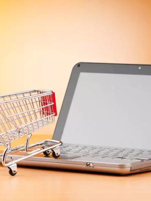 8 din 10 români sunt mai atenți la preț în acest an când fac cumpărături online