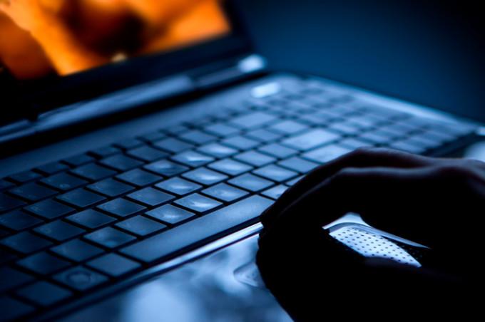 Un bărbat din Cluj a fost arestat preventiv pentru 30 de zile, într-un dosar de pornografie infantilă