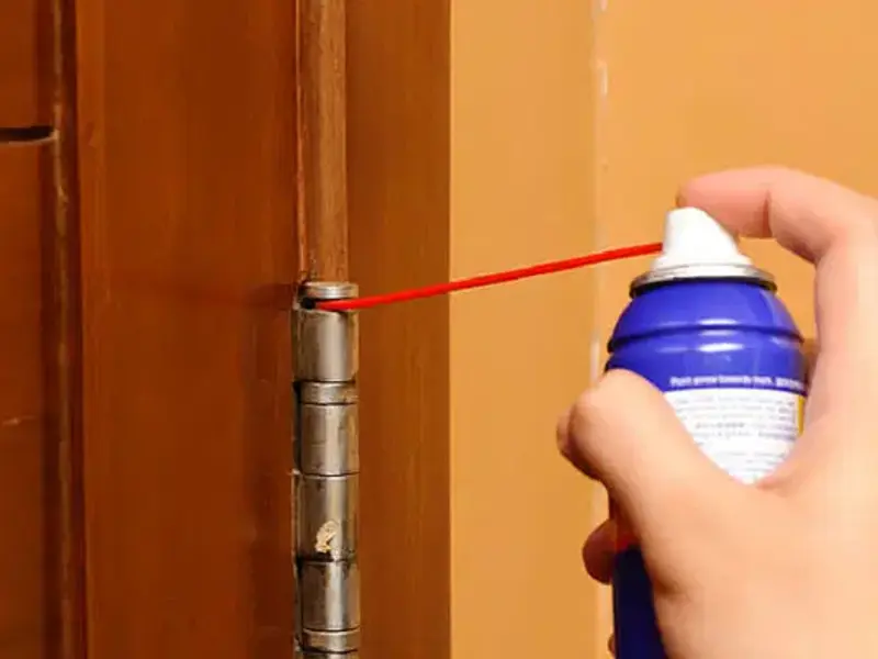 Uși silențioase: Soluții eficiente pentru scârțâituri enervante