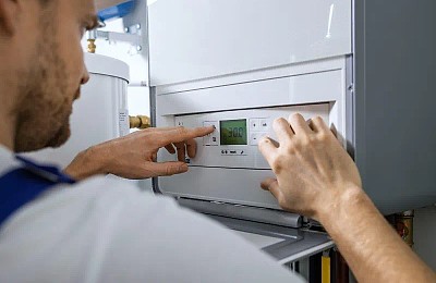 Cât costă să-ți montezi o centrală termină în apartament în 2025. Prețuri, avize și costuri ascunse