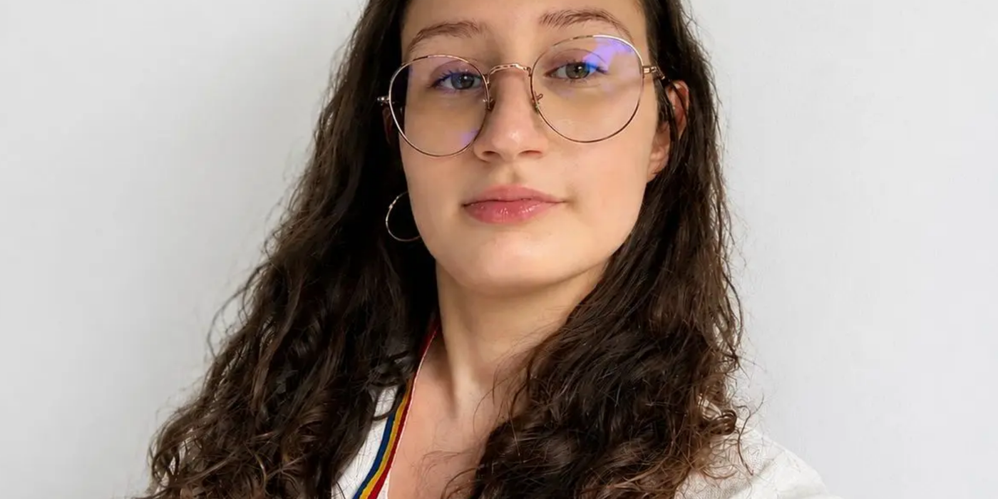 Geniul din Constanța: Rahmani Sarah Anastasia, eleva de clasa a VII-a calificată la 4 olimpiade naționale, dezvăluie secretul succesului