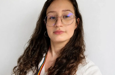 Geniul din Constanța: Rahmani Sarah Anastasia, eleva de clasa a VII-a calificată la 4 olimpiade naționale, dezvăluie secretul succesului