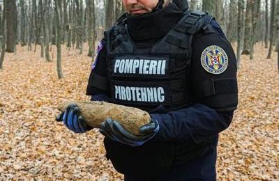 Proiectil neexplodat, rămas de pe urma celui de-al Doilea Război Mondial, găsit în pădurea Făget