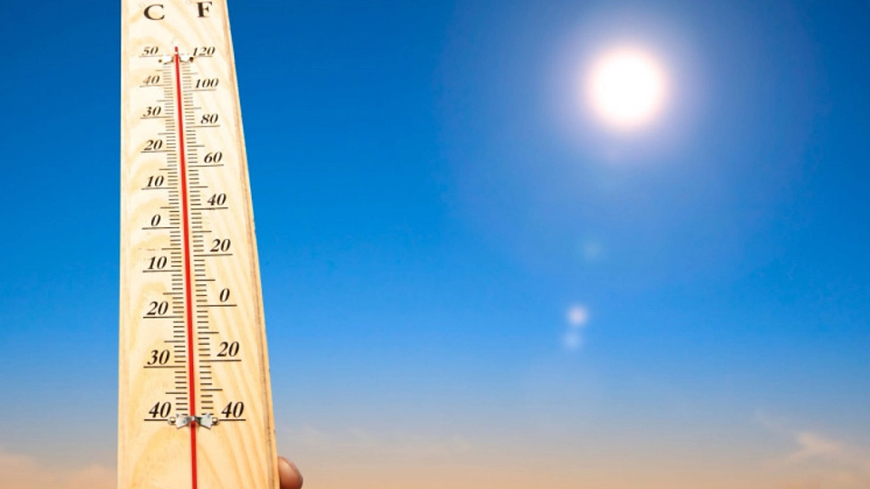 Record termic în București: Peste 30°C la umbră, cu 7 grade peste medie. ANM anunță o răcire bruscă și furtuni de joi