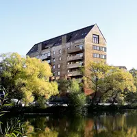 Bloc de 8 etaje construit din lemn