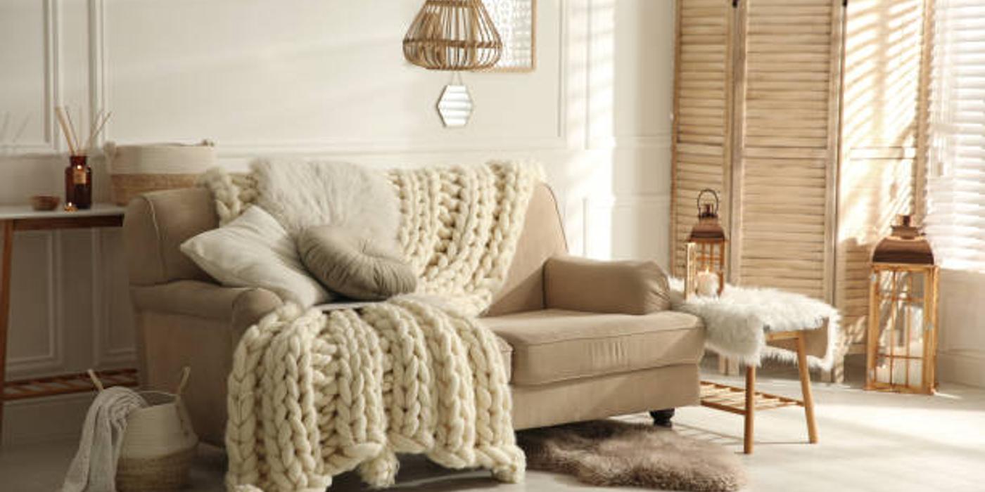 Texturi pentru un living cozy: Cum să creezi un spațiu de relaxare perfect