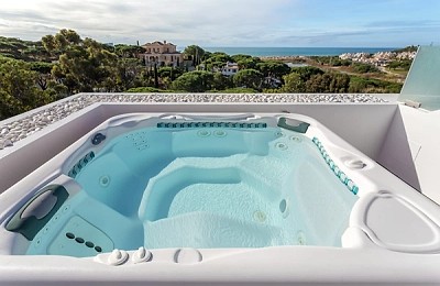Instalarea corectă a unui jacuzzi de exterior. Ce trebuie să știi înainte?