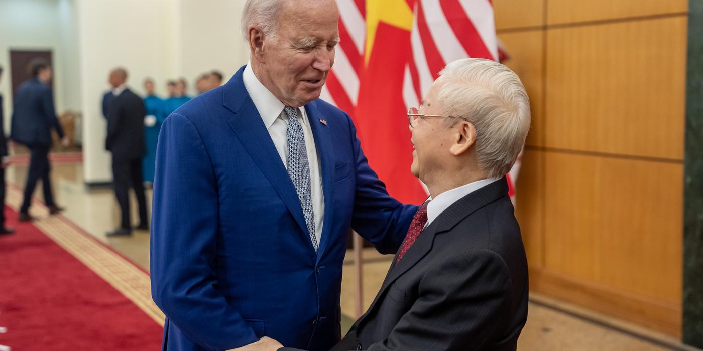 Cu ochii pe China, la jumătate de secol de la conflictul lor sângeros, SUA încheie cu Vietnamul un parteneriat istoric în timpul vizitei lui Joe Biden la Hanoi