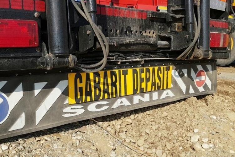 Două transporturi speciale, agabaritice, pe drumurile din județul Cluj