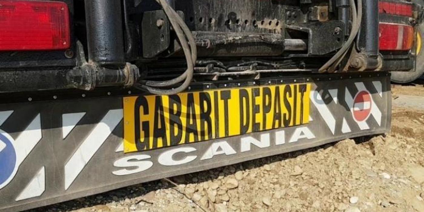 Două transporturi speciale, agabaritice, pe drumurile din județul Cluj