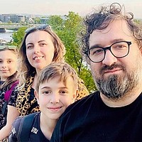 Două familii, condamnate la cinci luni de închisoare, pentru că fac homeschooling cu copiii lor. Decizia nu este definitivă