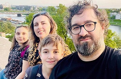 Două familii, condamnate la cinci luni de închisoare, pentru că fac homeschooling cu copiii lor. Decizia nu este definitivă