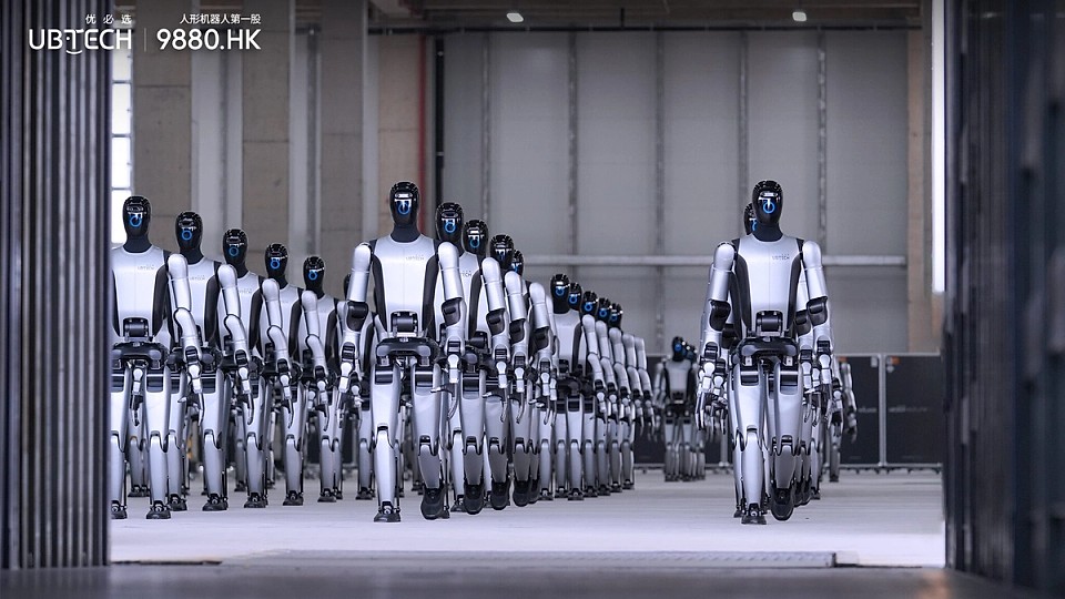 China trimite roboți umanoizi la granița cu Vietnam. S-a semnat un acord de zeci de milioane de dolari